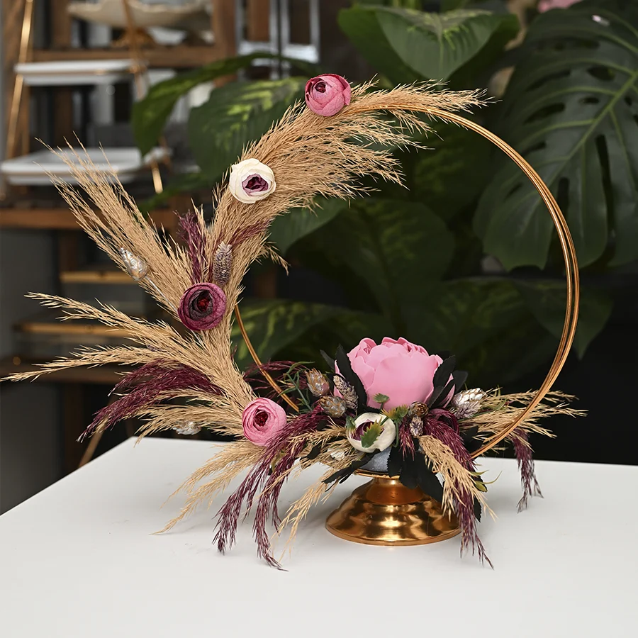 Çember Tasarım Dekoratif Çiçek Aranjmanı