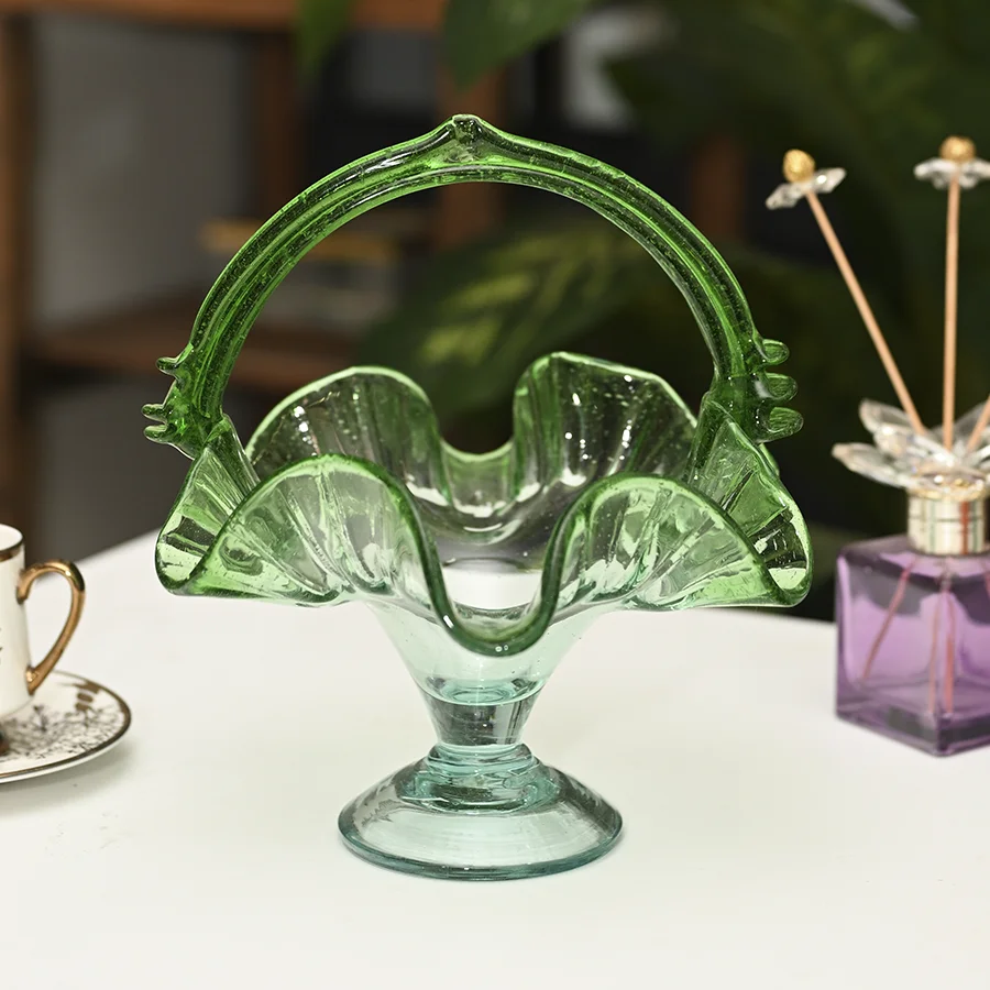 Dalgalı Ağızlı Dekoratif Cam Sepet